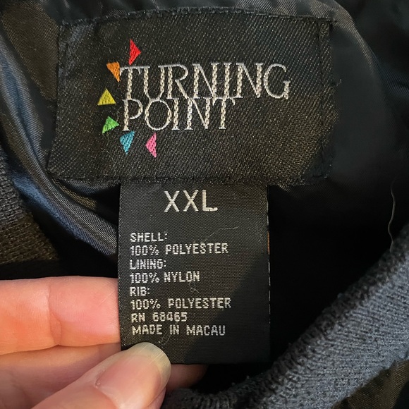 CAT Turning Point Pull-Over Wind Shirt, Black. Embroidered Caterpillar Logo. - Picture 4 of 5